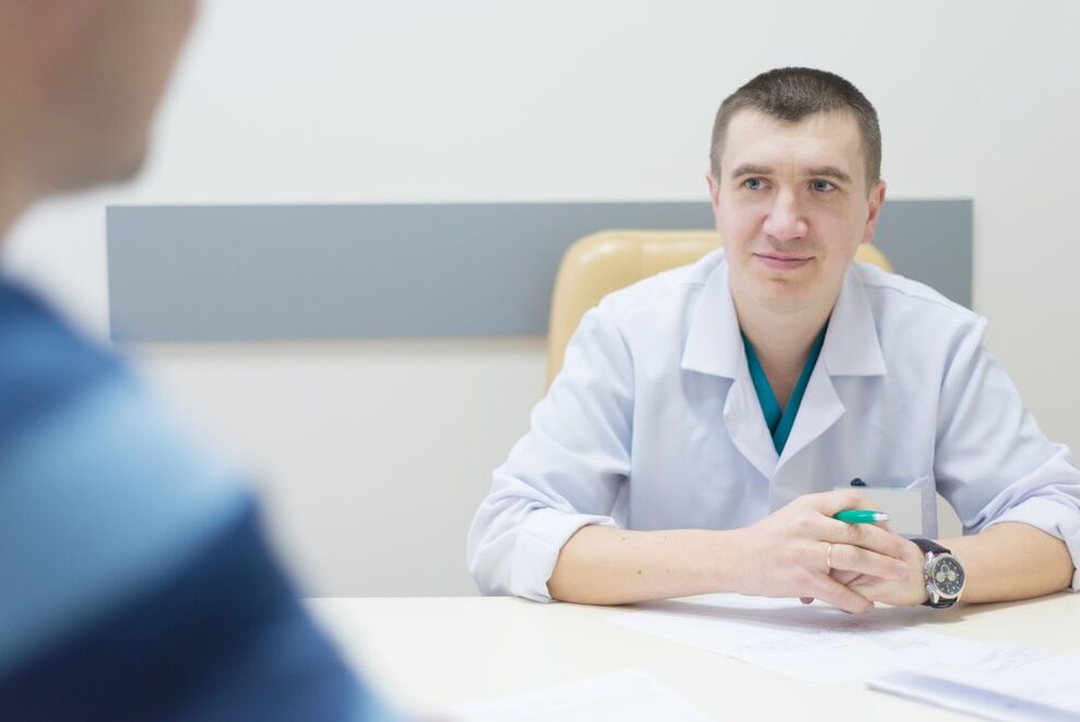 The urologist prescribes the treatment of prostatitis