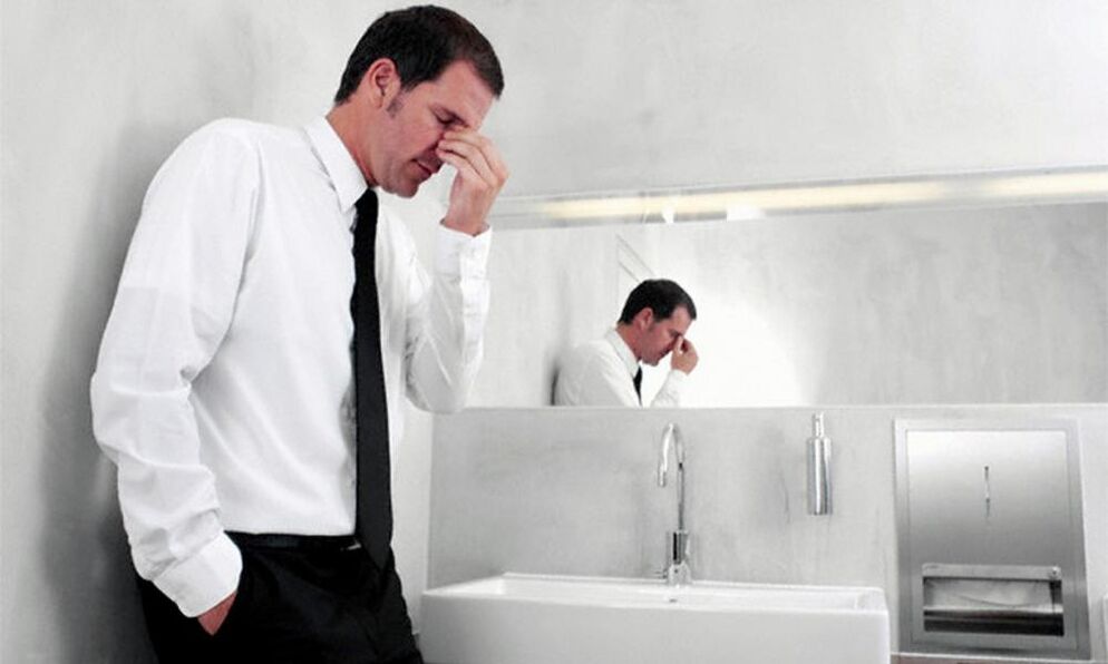 pain in a man with prostatitis